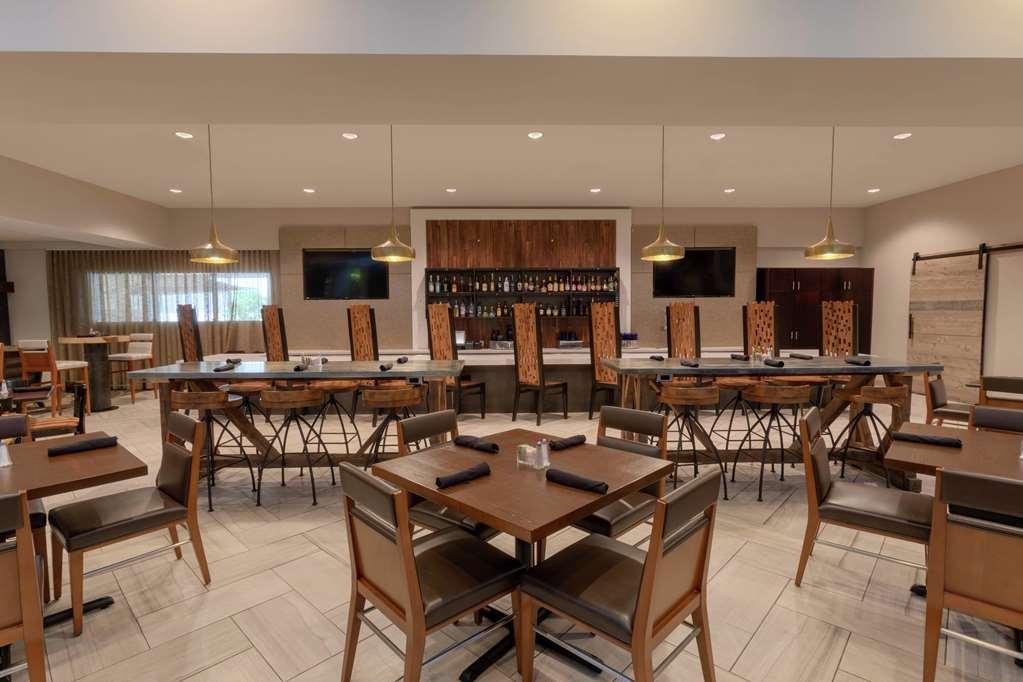 Doubletree Suites By Hilton Nashville Airport Restaurant photo